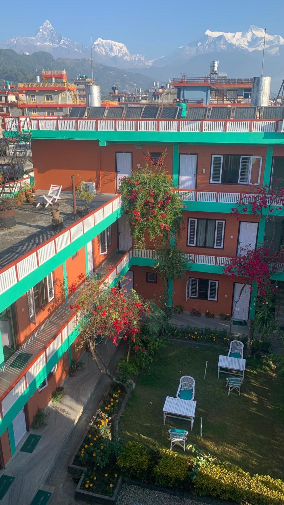 New Pokhara Lodge - Pokhara Lakeside Екстер'єр фото