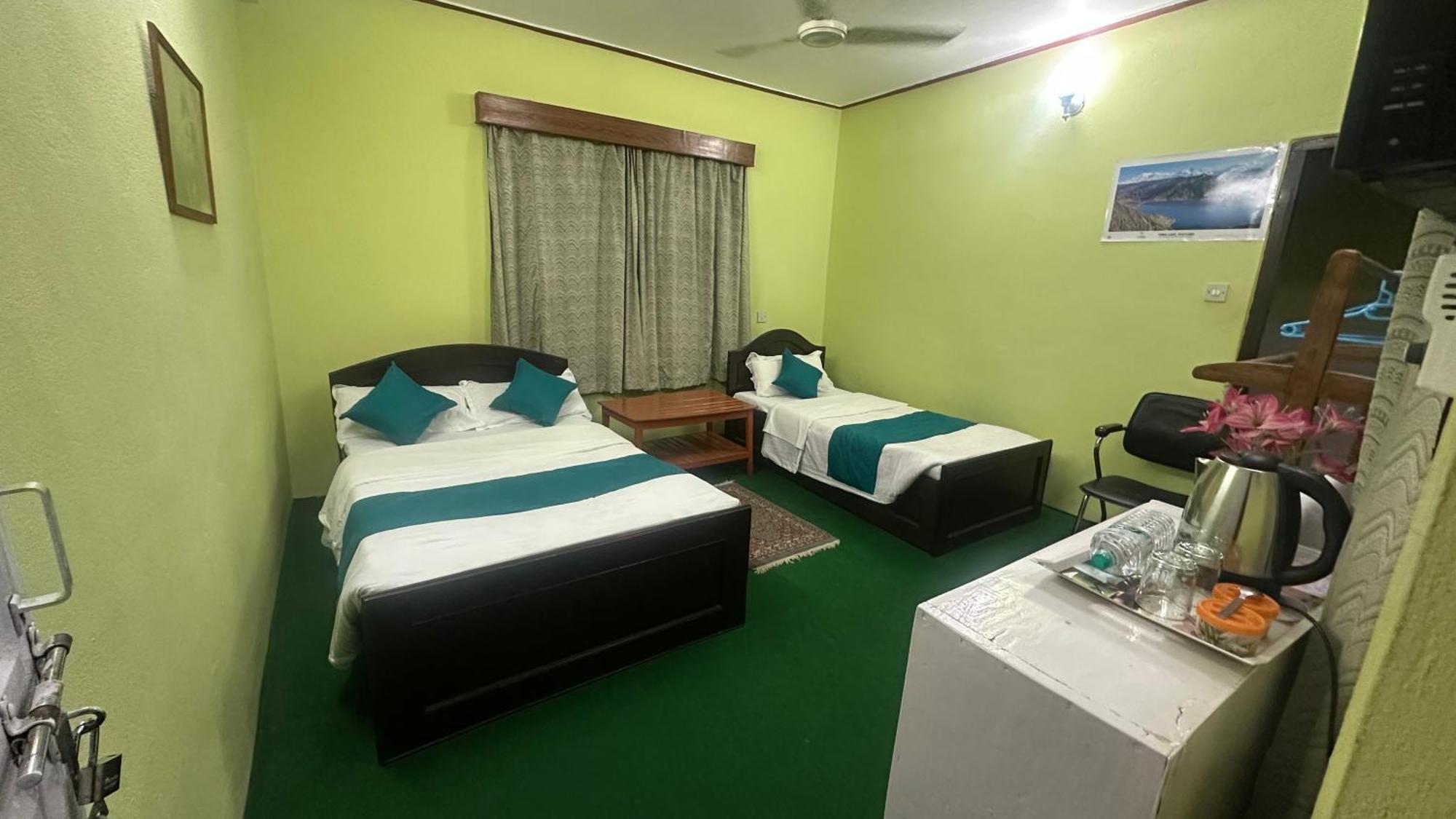 New Pokhara Lodge - Pokhara Lakeside Екстер'єр фото