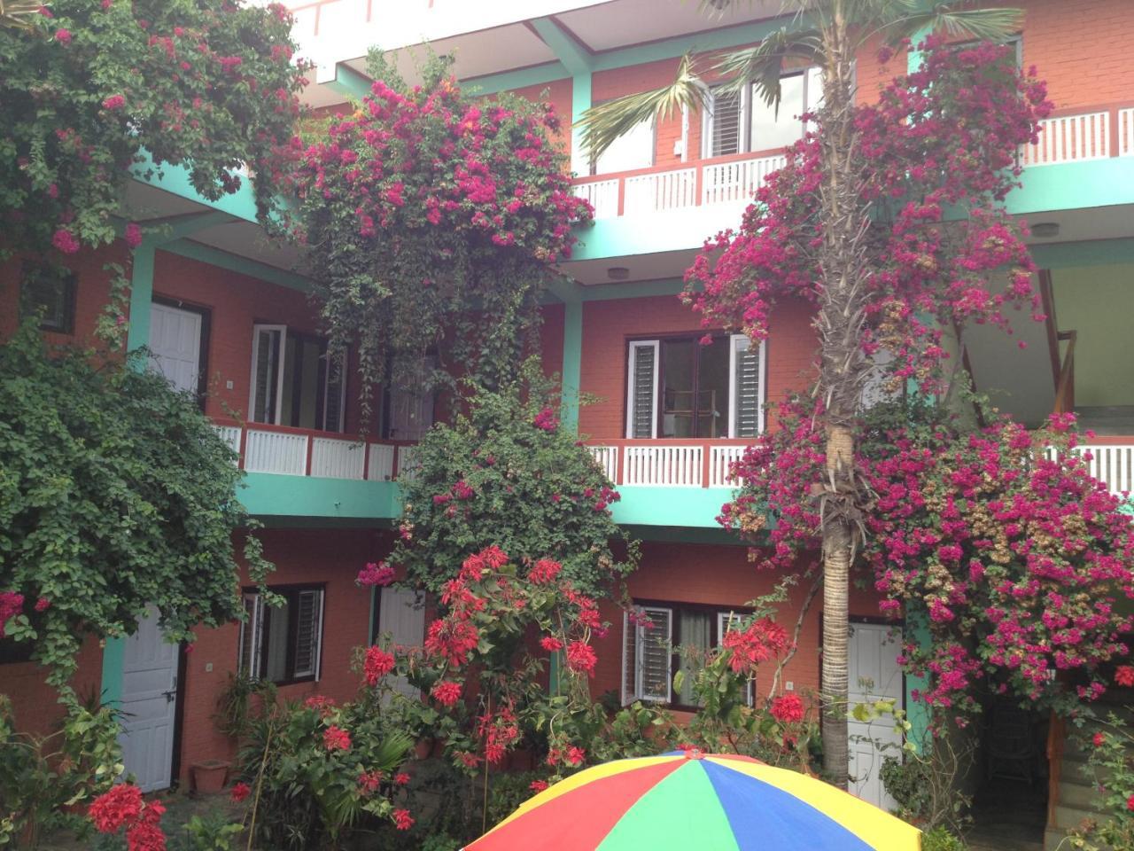 New Pokhara Lodge - Pokhara Lakeside Екстер'єр фото
