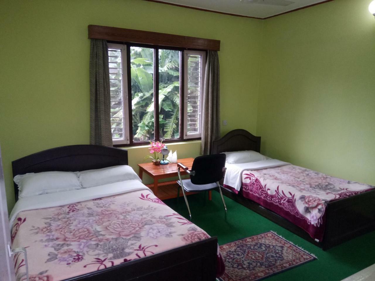 New Pokhara Lodge - Pokhara Lakeside Екстер'єр фото
