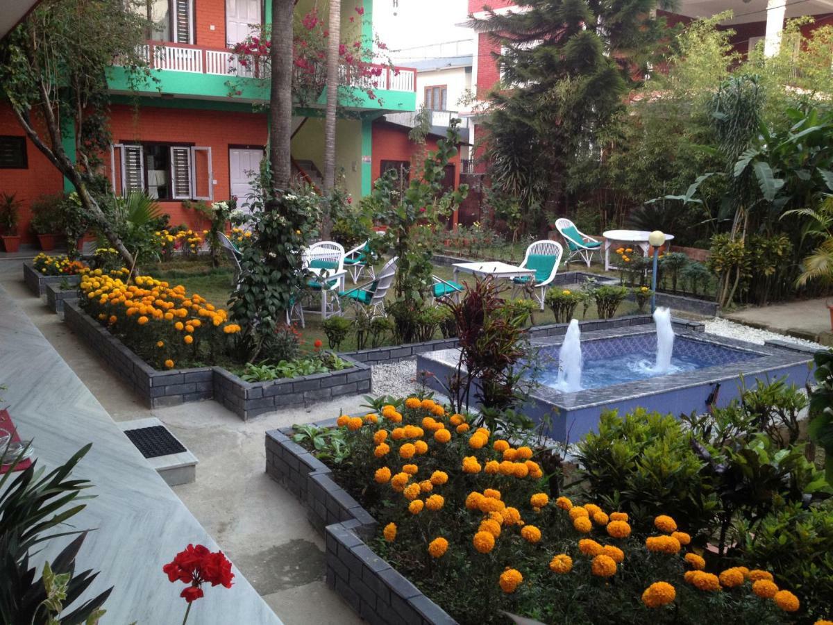 New Pokhara Lodge - Pokhara Lakeside Екстер'єр фото