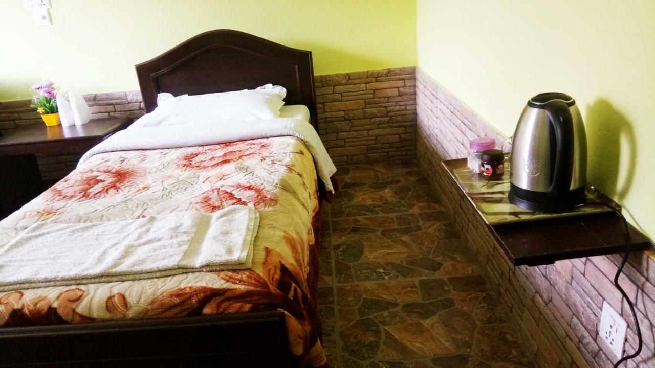 New Pokhara Lodge - Pokhara Lakeside Екстер'єр фото